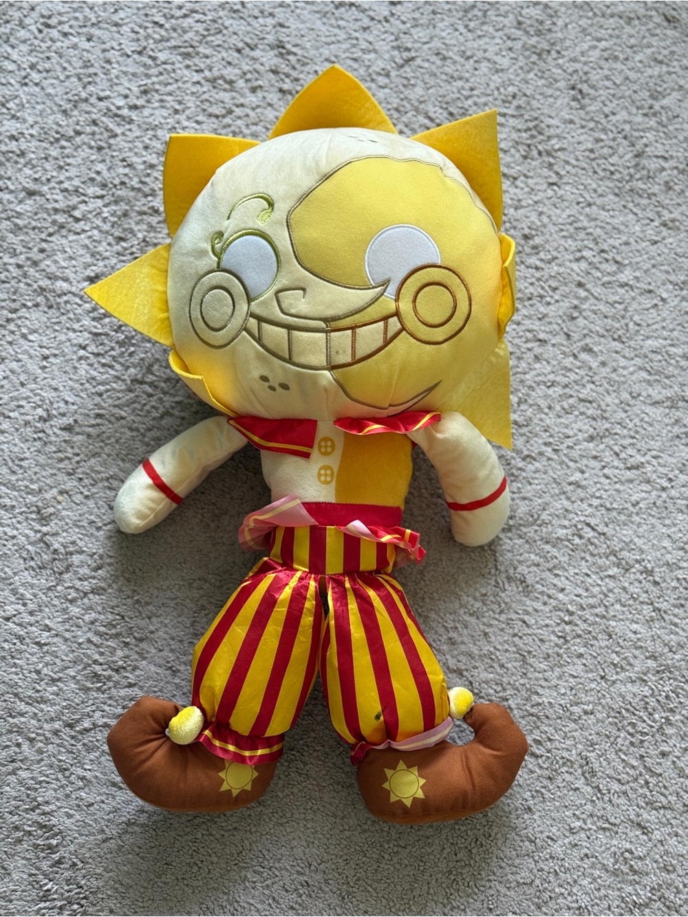 FNAF SUN JUMBO PLUSHIE